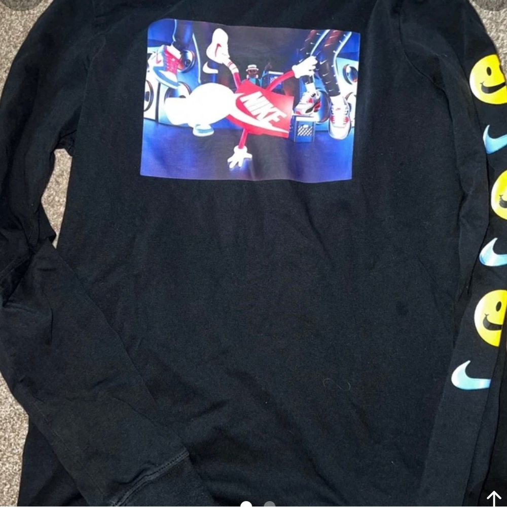 Youth long sleeve Nike tee smiley face swoosh break dance black shirt